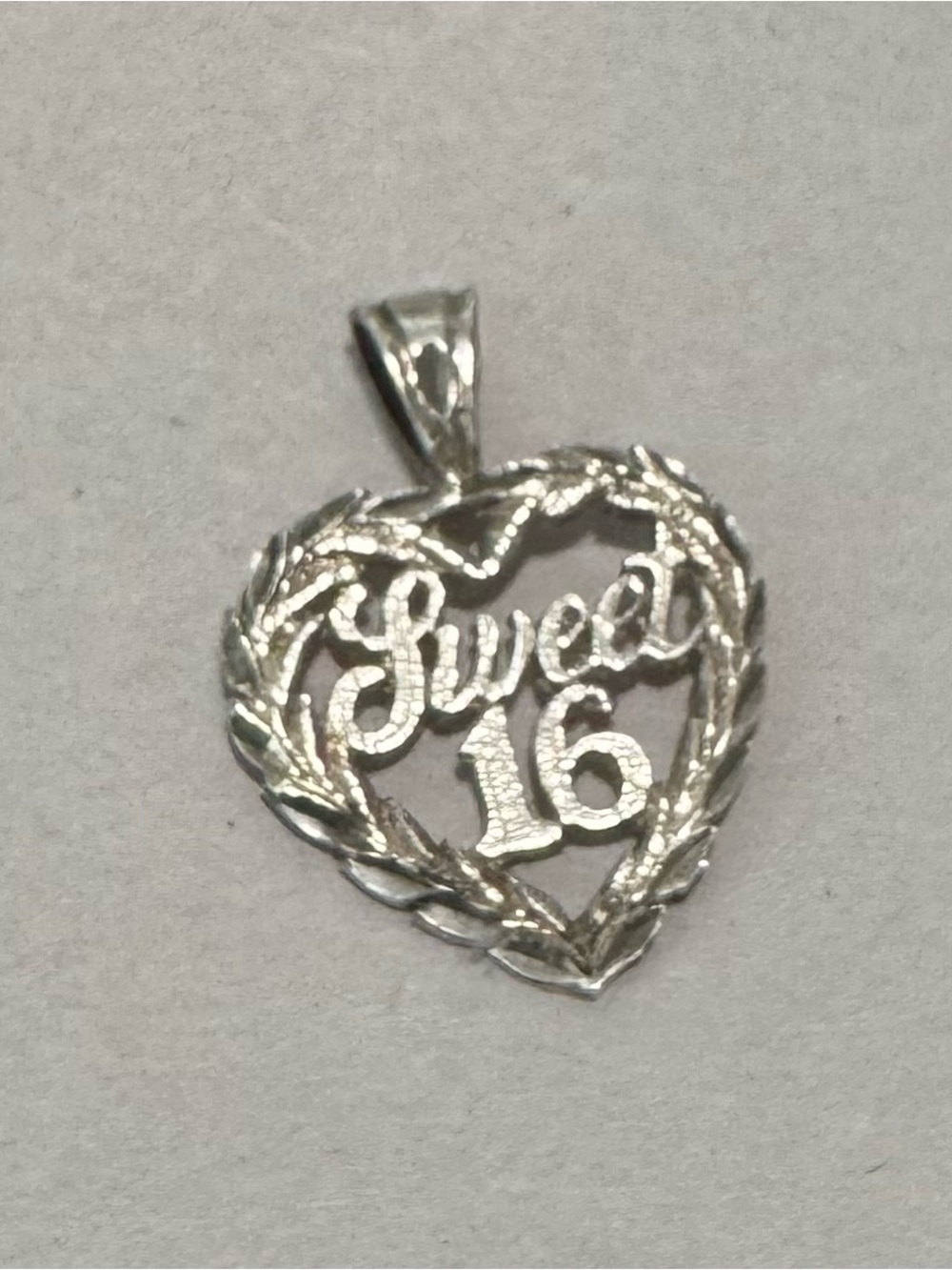 925 Sterling Silver Sweet 16 Heart Pendant Charm - Picture 3 of 5